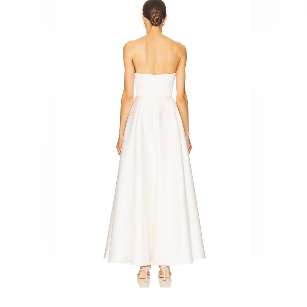 Chic Strapless White Wedding Dress - Picture 4 of 6